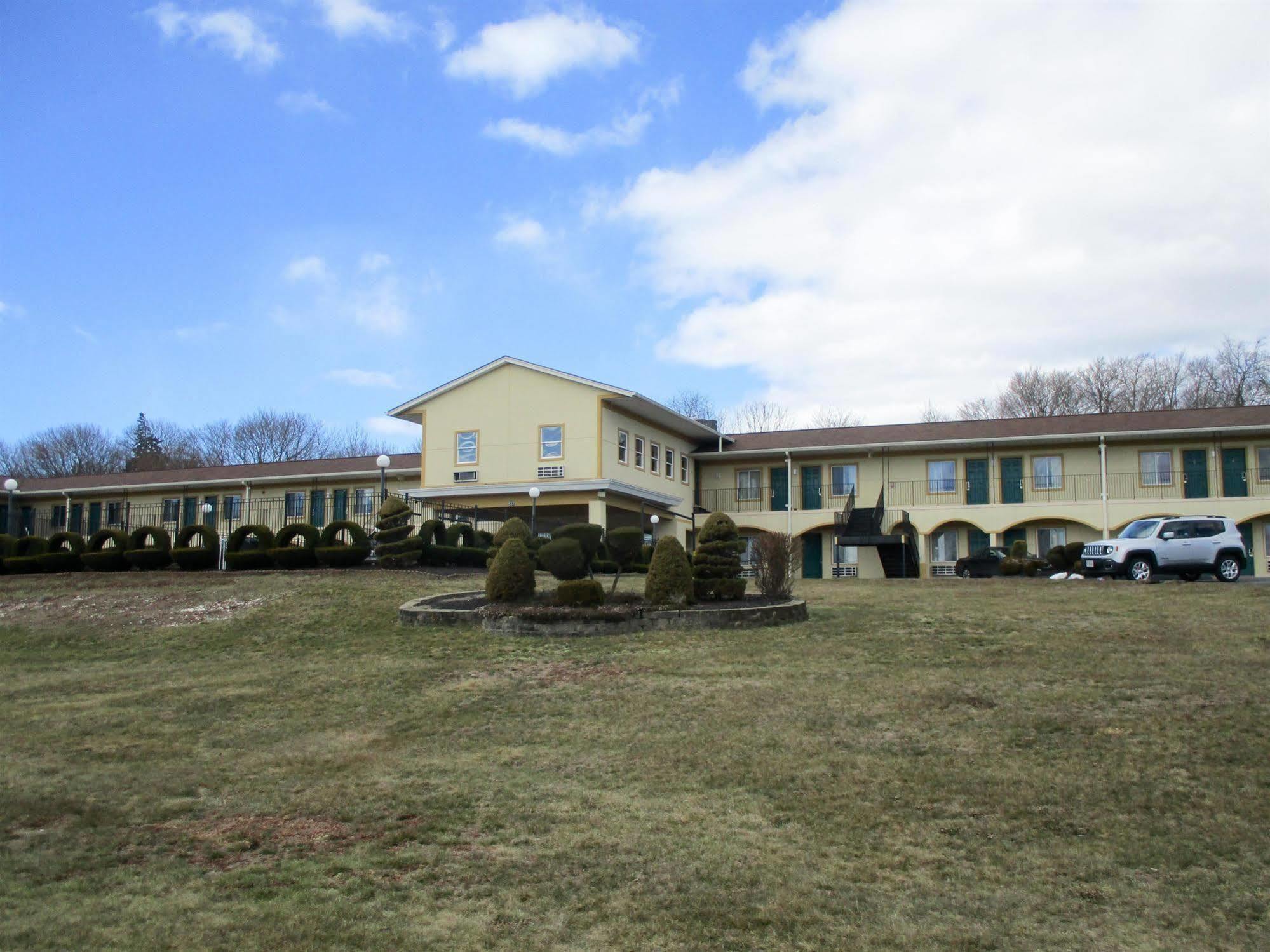 Orbits Inn Somerset Exterior photo